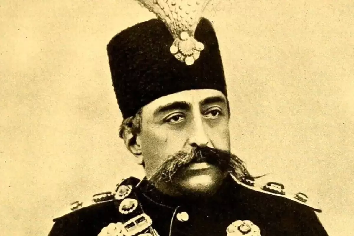 مظفرالدین شاه در کالسکه گل‌کاری شده+ عکس