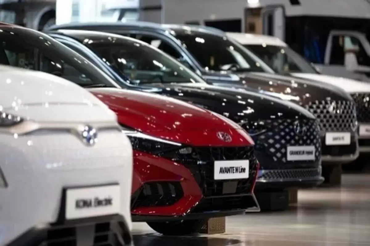 افزایش ۱۰۰ درصدی قیمت خودروهای وارداتی در سال ۱۴۰۴/ واردکنندگان خودرو با مانع جدید روبرو هستند