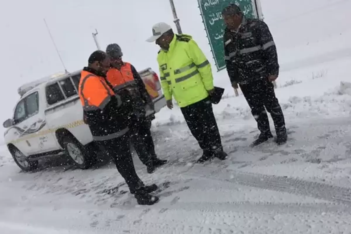 هشدار به رانندگان؛ بارش برف و باران در جاده‌های ۱۳ استان