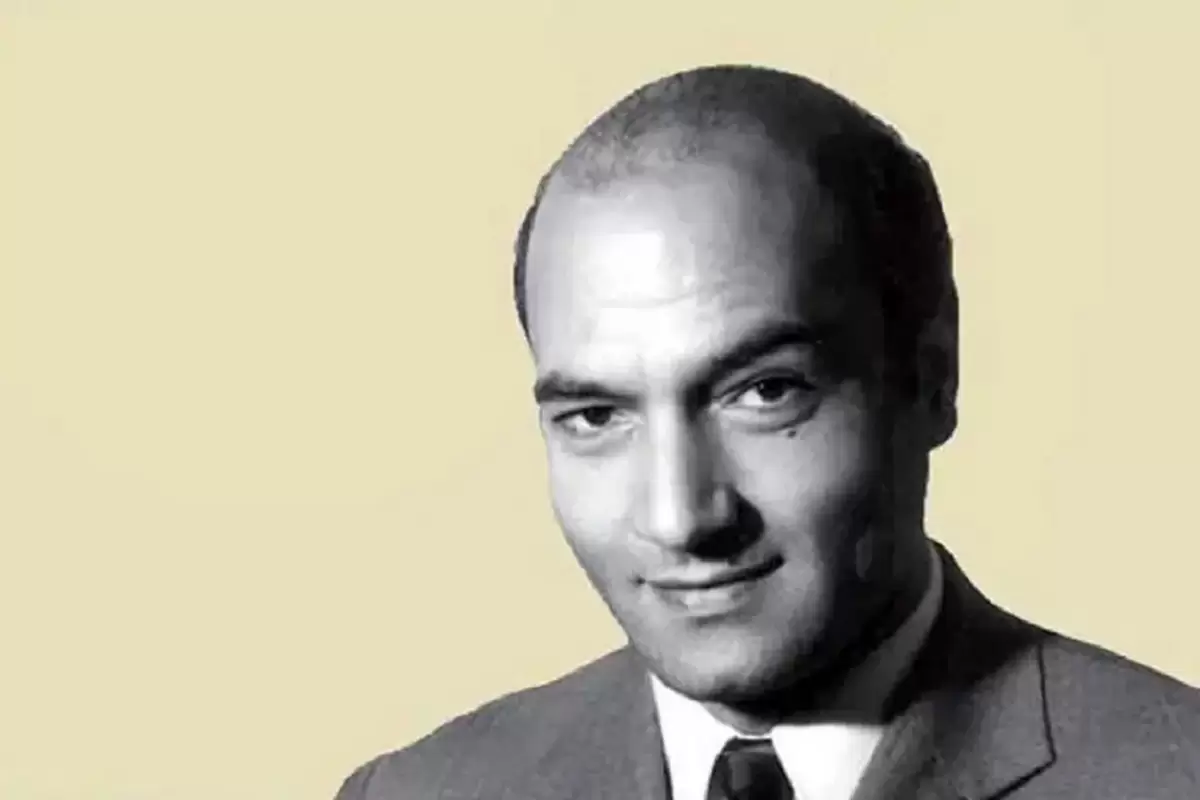 (عکس) سفر به زمان؛ «دکتر شریعتی در کنار فرزندان اش»؛ اواخر اسفند 1353