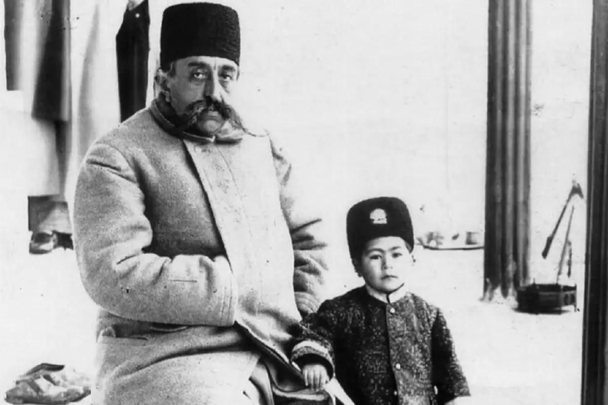 (عکس) سفر در زمان؛ ظاهر «شکوه السلطنه، مادر مظفرالدین شاه با سبیل»؛ دهه 1260