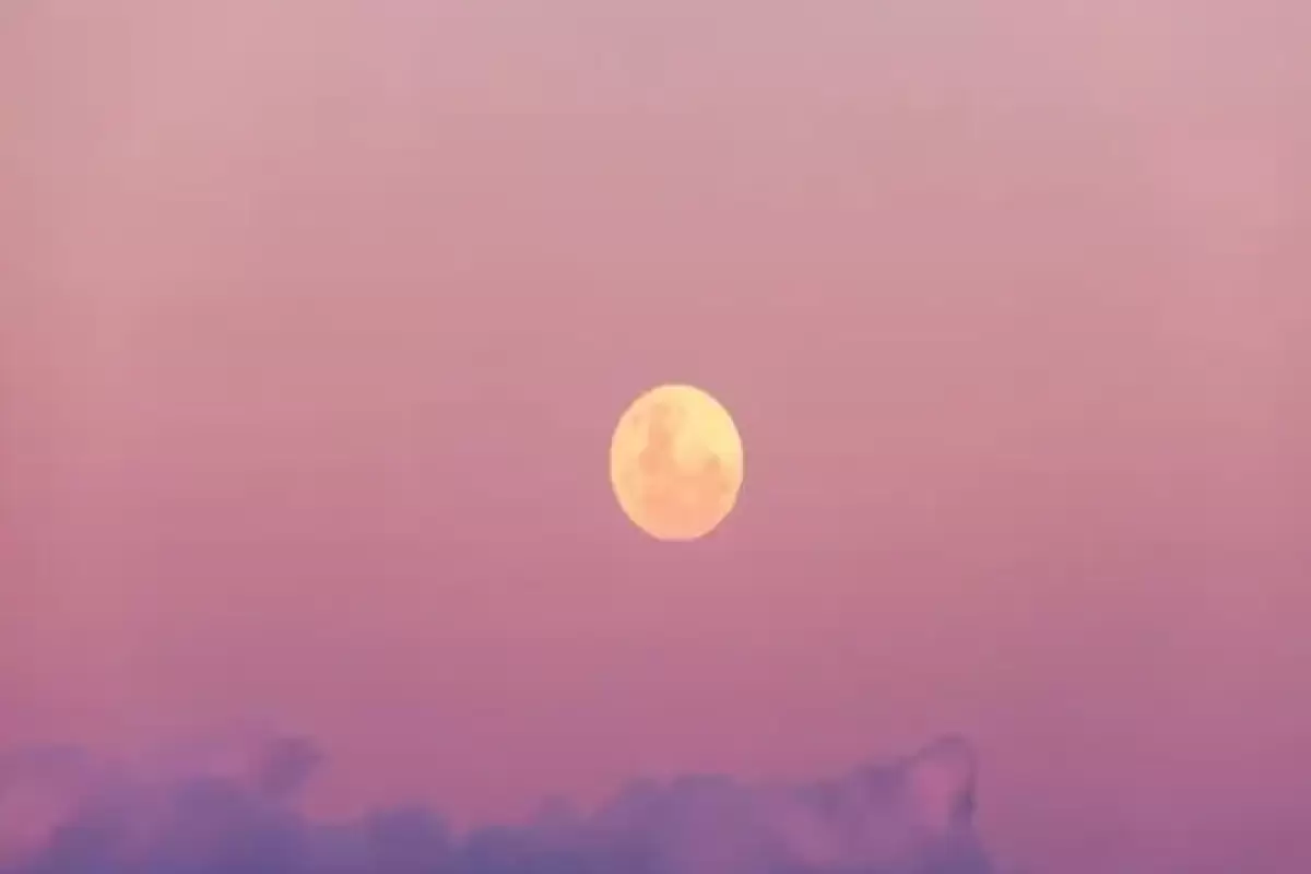 پدیده ماه صورتی در آسمان فرداشب