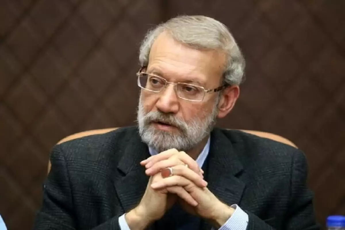 عکس؛ سفر به تاریخ؛ «علی لاریجانی» در حال سخنرانی در 25 سالگی؛ سال 1361