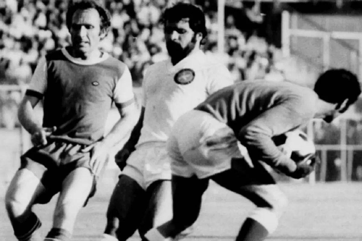 عکس؛ سفر به ایران قدیم؛ پنالتی که صدر جدول را از پرسپولیس گرفت!