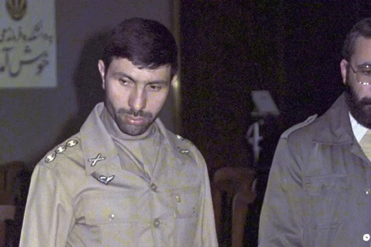 عکس؛ سفر در زمان؛ «صیاد شیرازی در کنار رهبر انقلاب در جبهه»؛ دهه 60