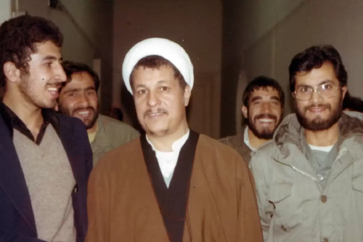 عکس؛ سفر در زمان؛ «هاشمی رفسنجانی در کنار یاسر عرفات و محسن رفیق‌دوست»؛ سال 59