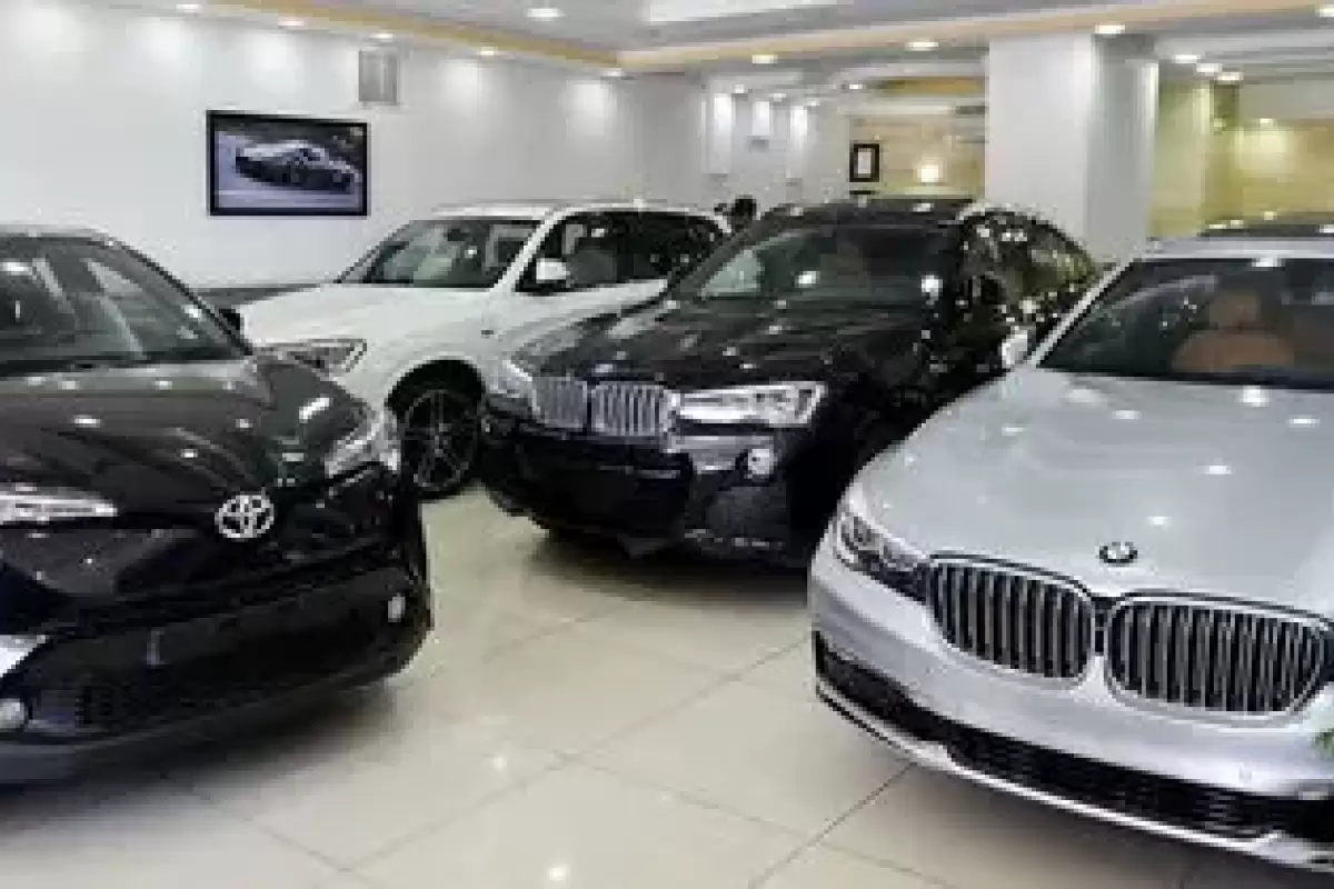 قیمت خودرو در سرازیری سقوط + جدول