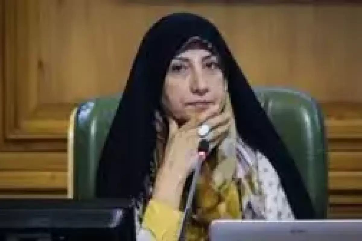 پیشنهاد یک فعال سیاسی زن به دولت برای مدیریت شرایط بیم و امید در ایام مذاکرات؛ نگذارید مردم بلاتکلیف بمانند
