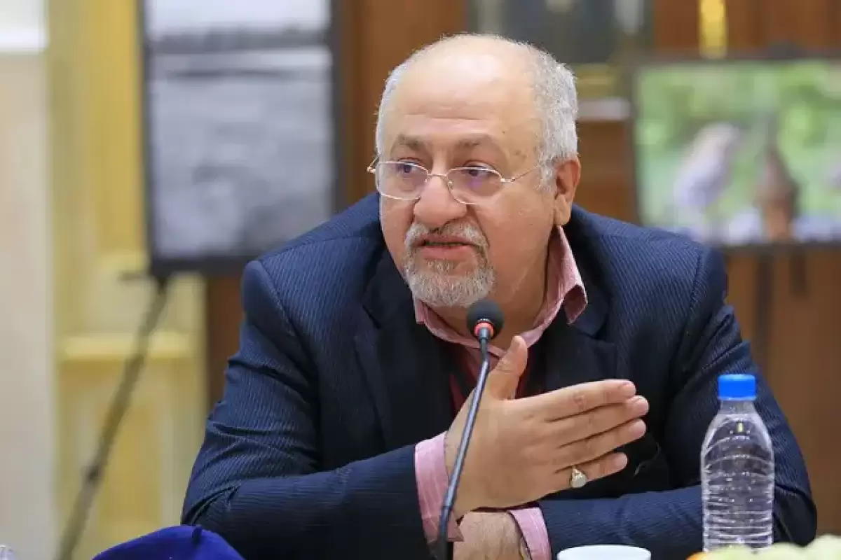 ایران باید از آرمان‌های رویایی دست بردارد و پا در زمین بگذارد