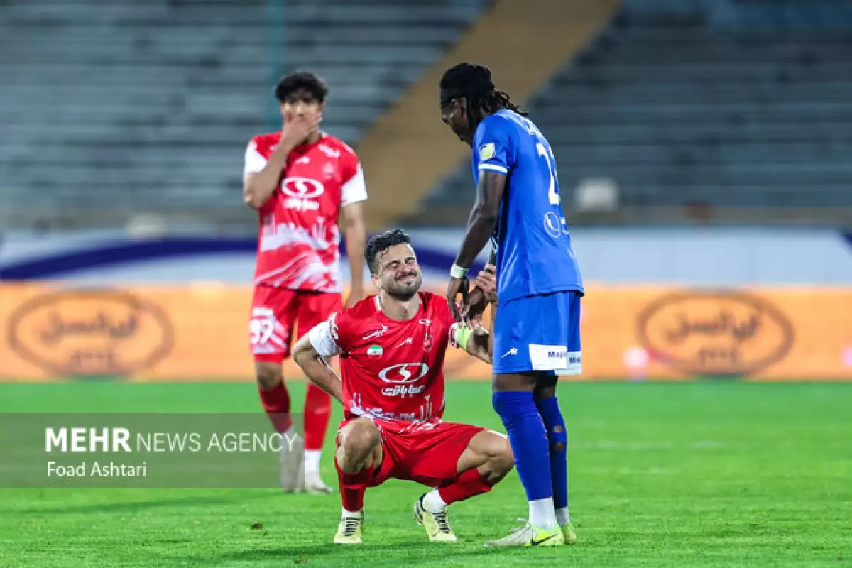 توافق باشگاه پرسپولیس با مهاجم استقلال