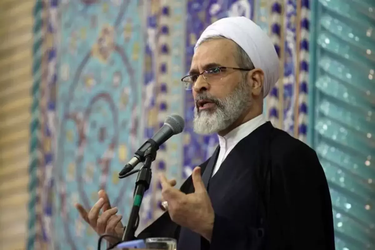 امام جمعه قم: آمادگی‌های نظامی باید حفظ شود و کشور نباید در برابر مذاکره شرطی شود
