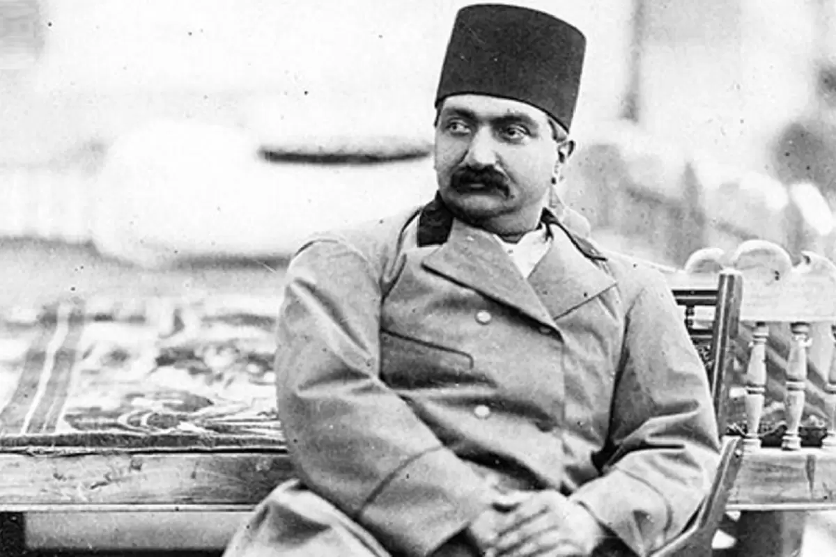 عکس؛ سفر در زمان؛ «ضل السلطان، فرزند مستبد ناصرالدین شاه در کنار پسرش»؛ دهه 1270