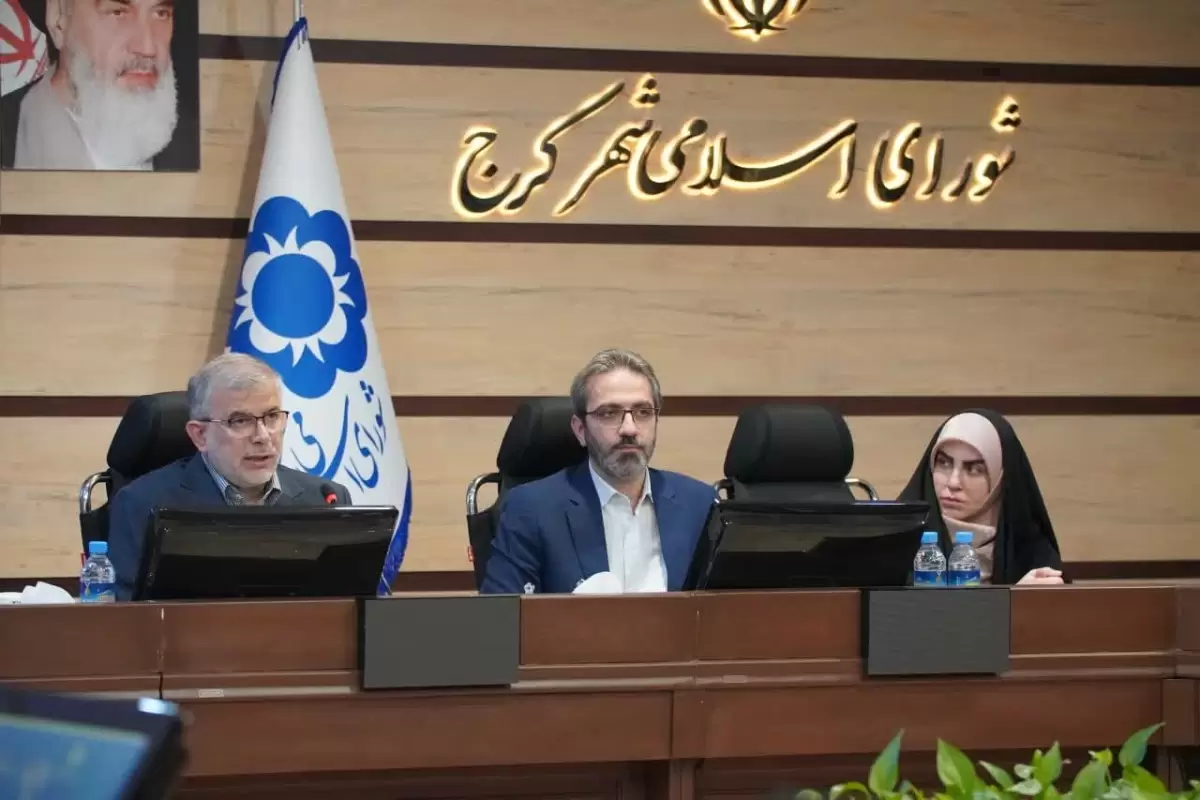 تخصصین ،اهالی علم و ثروت در کنار یکدیگر برای ساختن شهری بهتر و پویاتر همکاری کنند