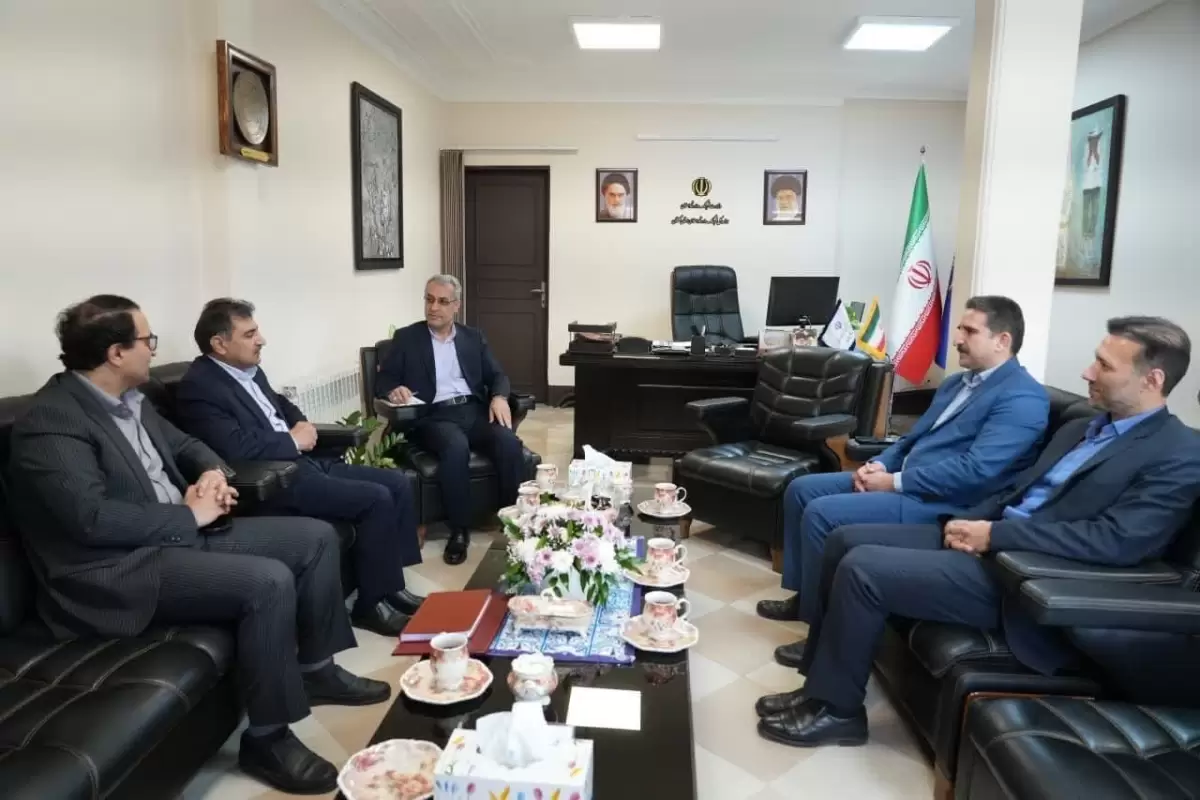 تلفیق خدمات بانک ها با اقدامات فرهنگی و هنری منجر به خدمات بهتر است