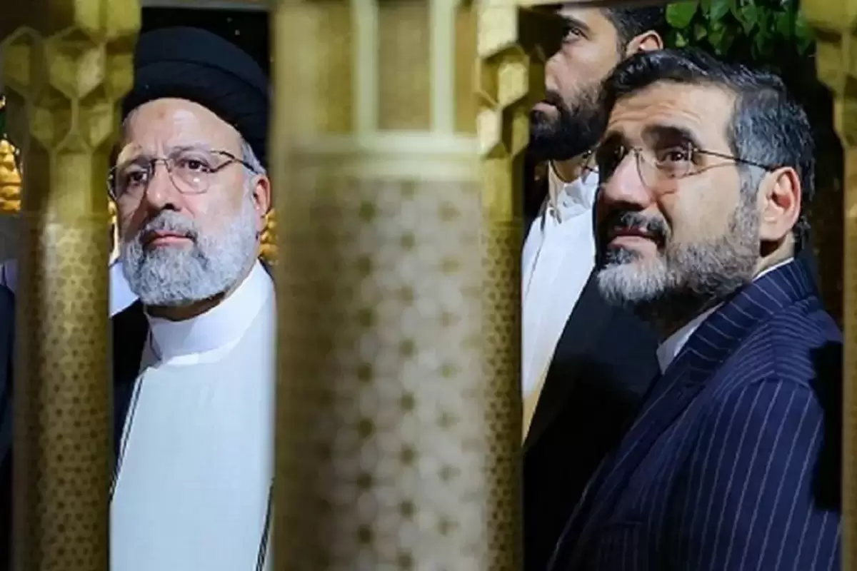 وزیر سابق ارشاد: بخشی از بدن شهید رئیسی همچنان در محل حادثه است