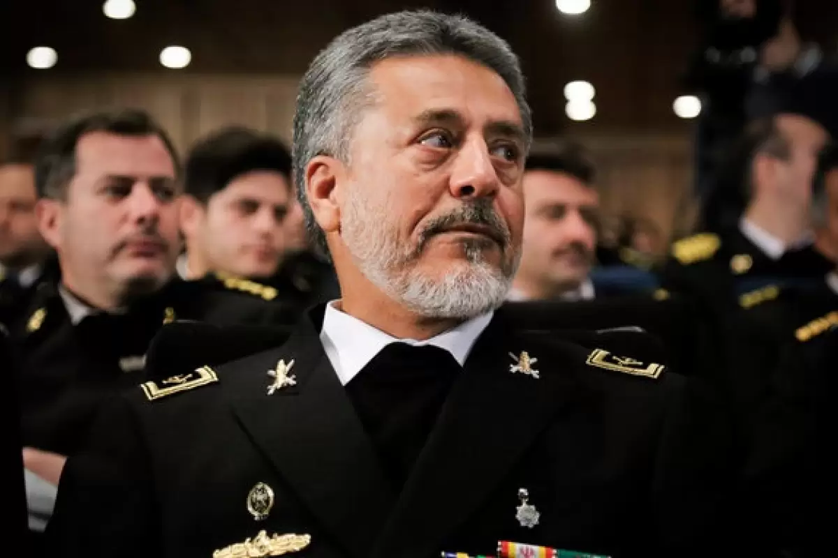 عکس؛ سفر به تاریخ؛ چهرۀ «امیر دریادار سیاری» در دوران جوانی در جمع کلاه‌سبزهای ارتش