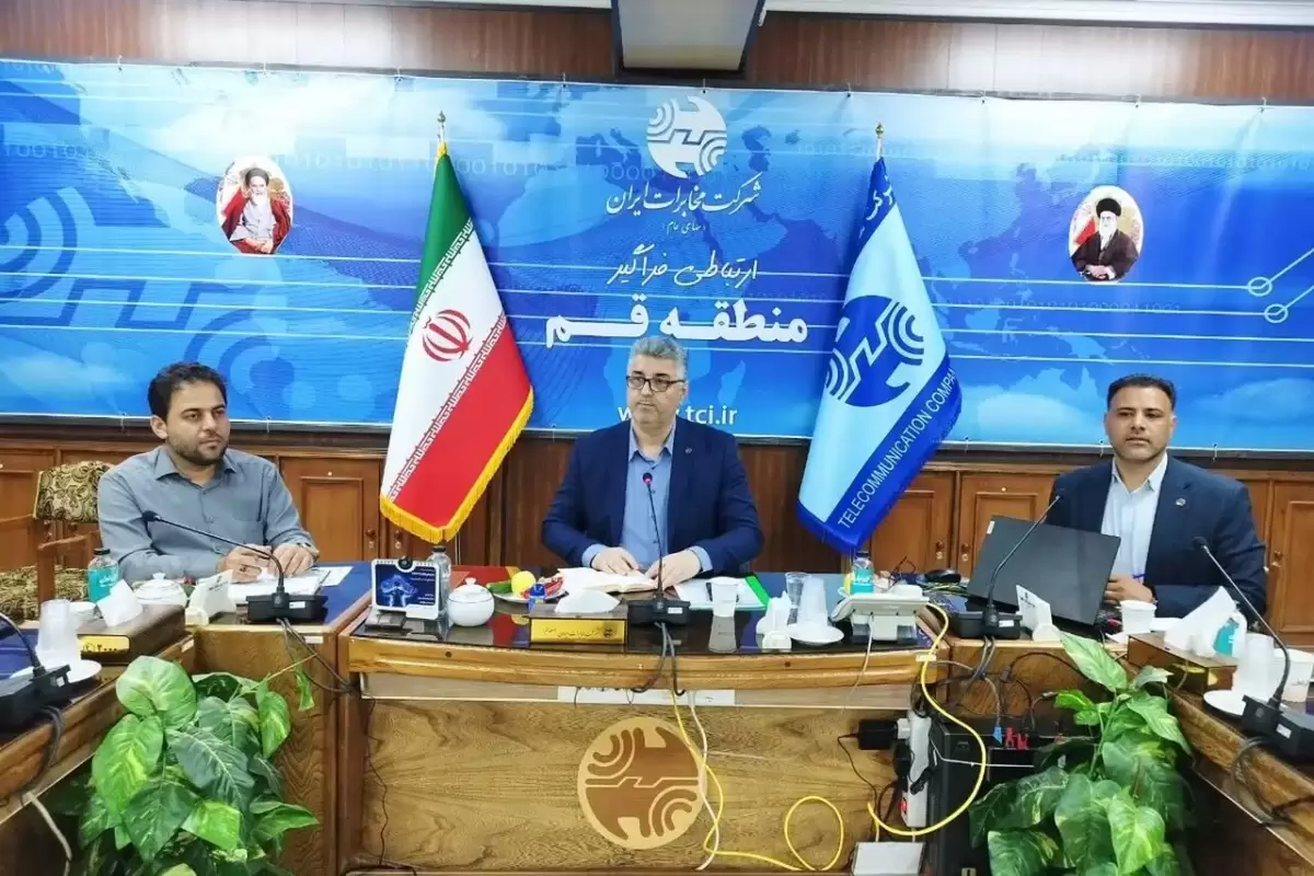 پایش مستمر تشعشعات دکل‌های مخابراتی/ فیبر نوری جایگزین شبکه فرسوده قم می‌شود