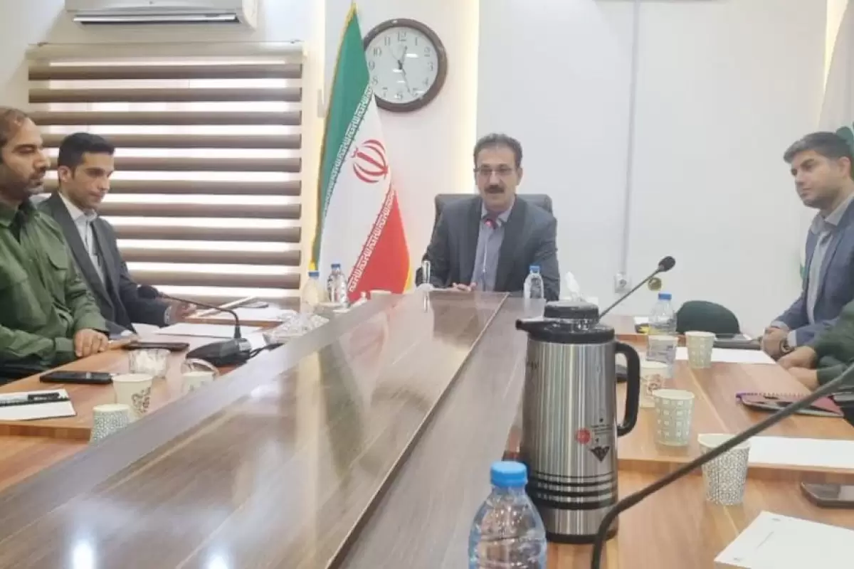 اولویت کار شهرداری جمع آوری زباله ها و آسفالت معابر  می باشد