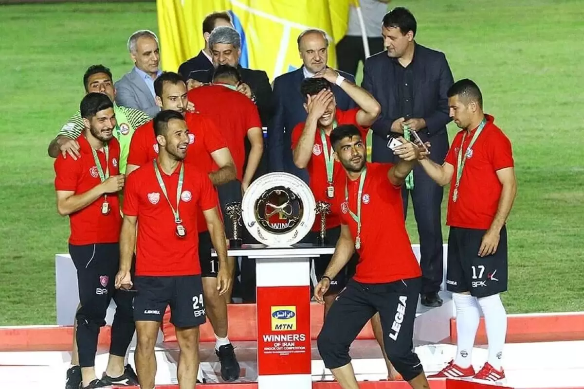 جام حذفی در سطل آشغال!