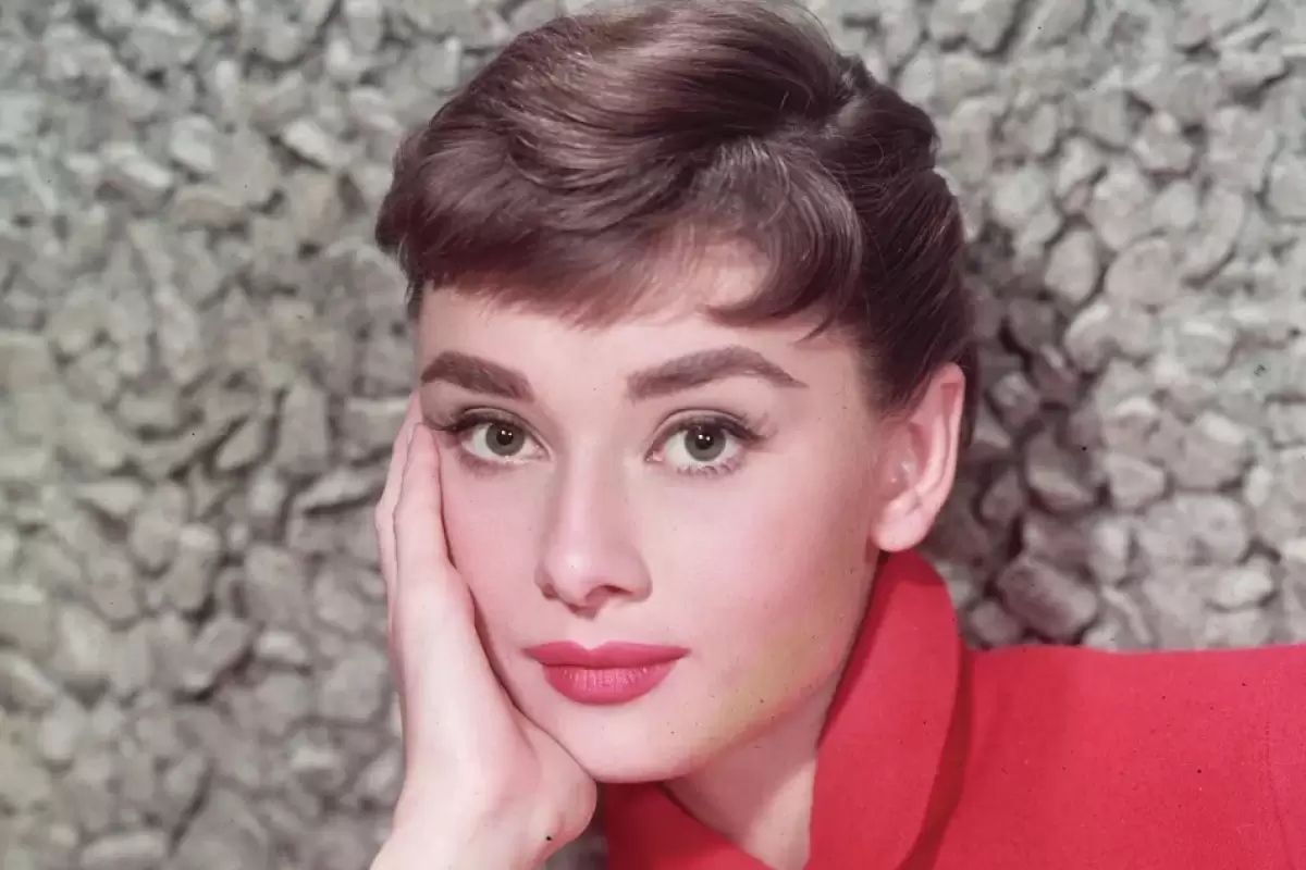 عکس؛ سفر به تاریخ؛ چهرۀ «آدری هپبورن» در 13 سالگی؛ سال 1942