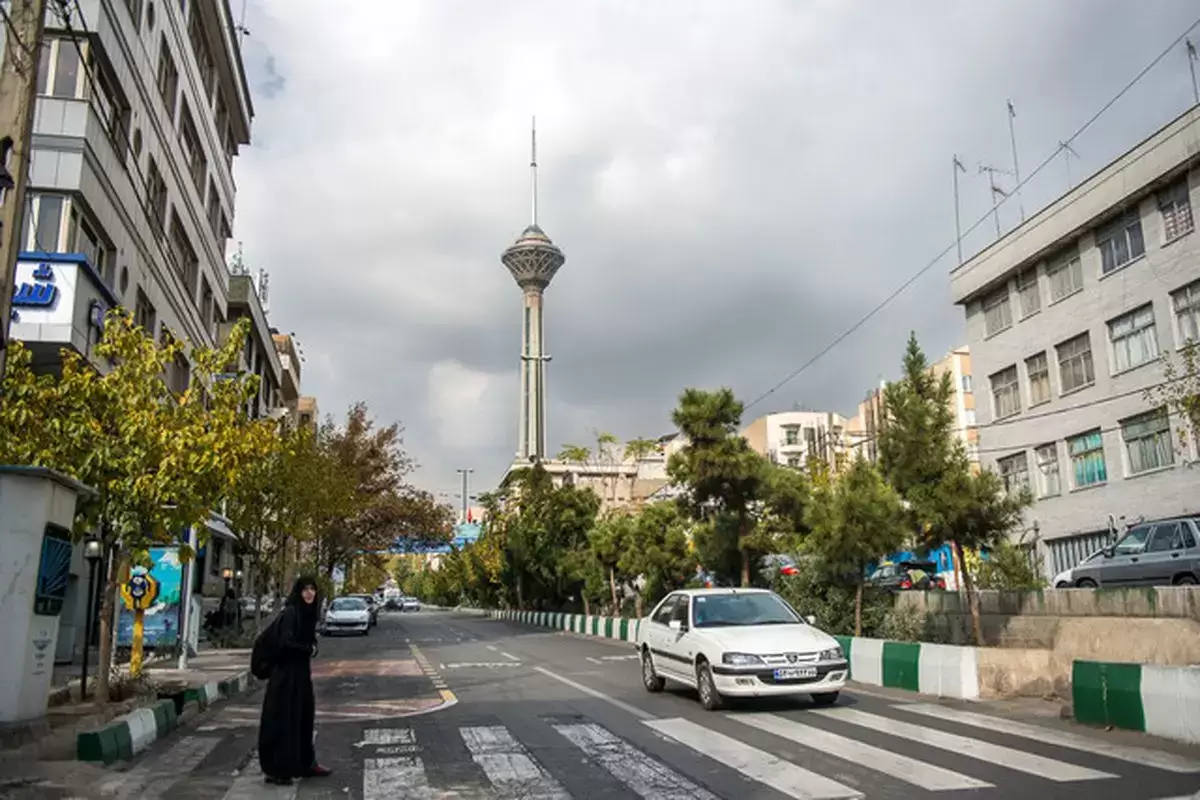 تداوم وزش باد، رگبار و گردوخاک در تهران