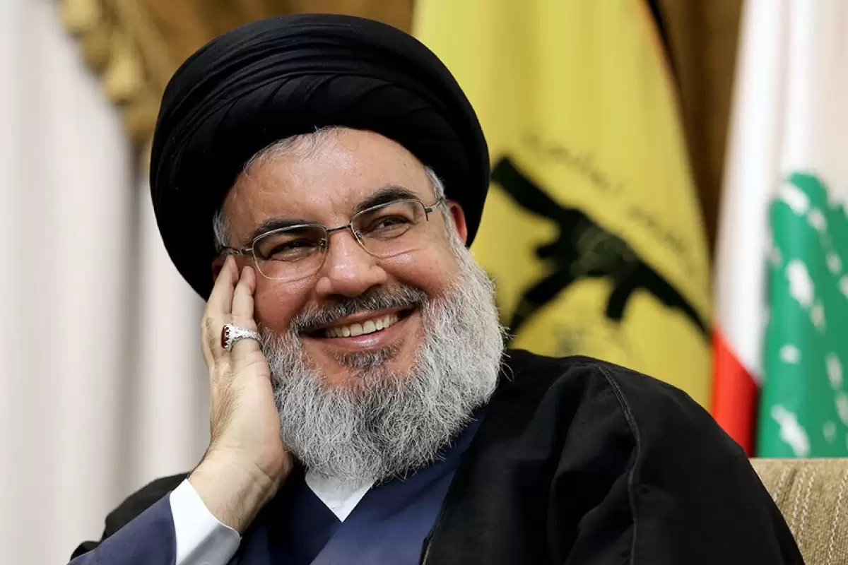 عکس؛ سفر به تاریخ؛ «سید حسن نصرالله» در کنار رزمنده‌های ایرانی در دوران دفاع مقدس
