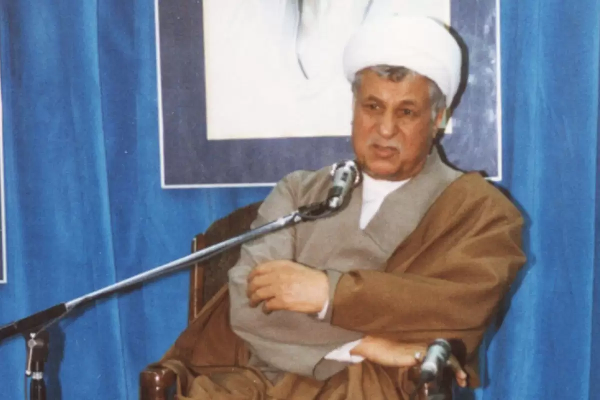 عکس؛ سفر به تاریخ؛ «هاشمی رفسنجانی در بازدید از یک پایگاه‌ نظامی»؛ دهه 70