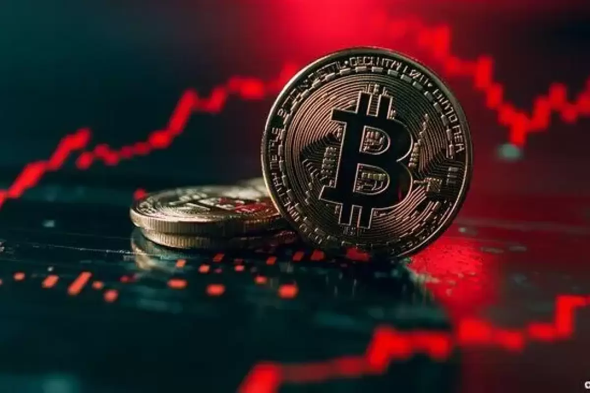بیت کوین بالای ۹۴ هزار دلار معلق باقی ماند