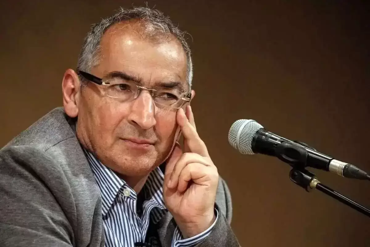 صادق زیباکلام به دادگاه انقلاب احضار شد