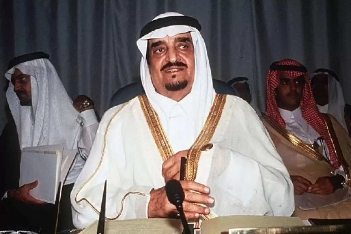 عکس؛ سفر به تاریخ؛ «ملک فهد، پادشاه اسبق عربستان» در کنار «امیرعباس هویدا» در تهران؛ سال 1354