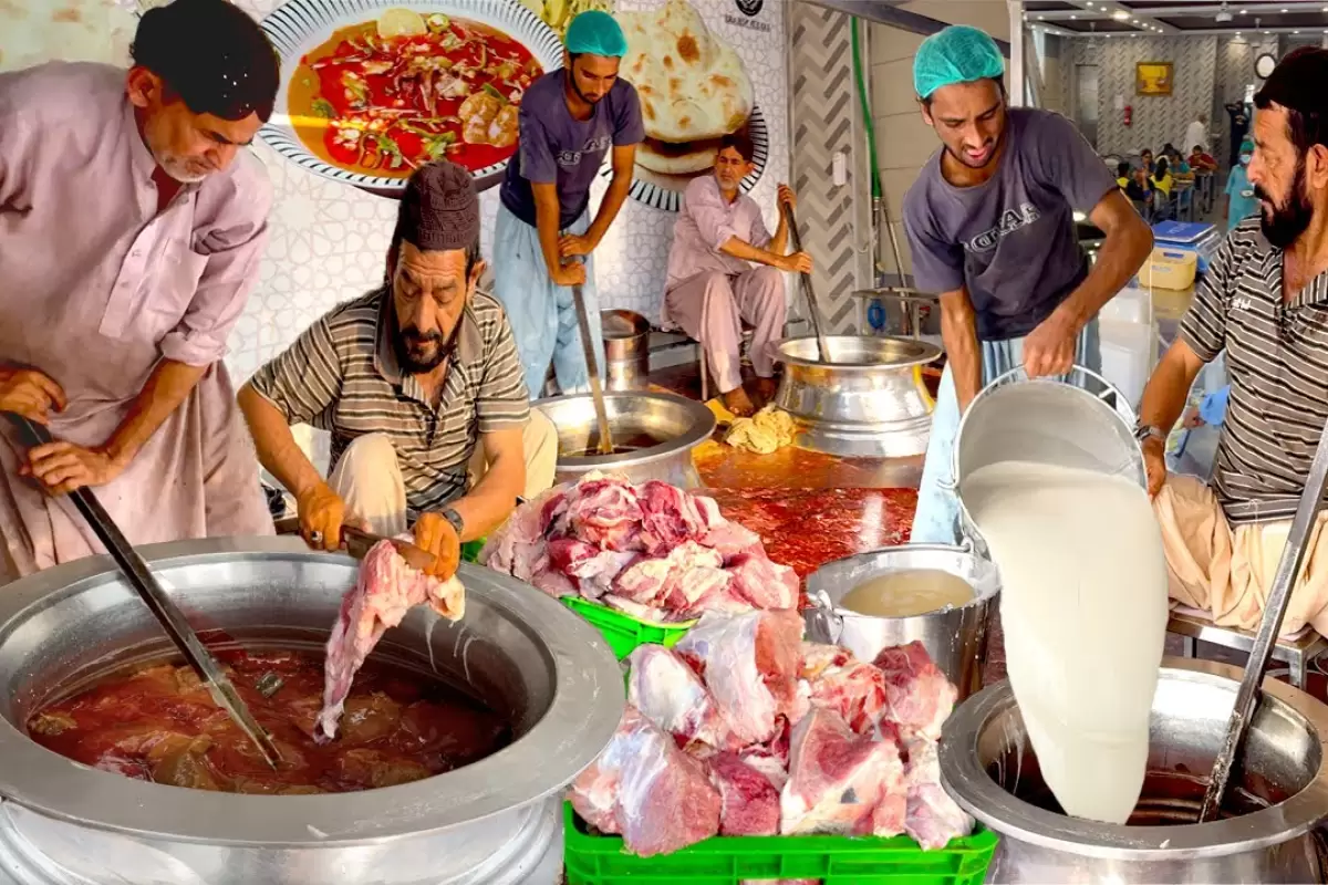 ببینید؛ غذای خیابانی در پاکستان؛ پخت نهاری (آبگوشت) در لاهور