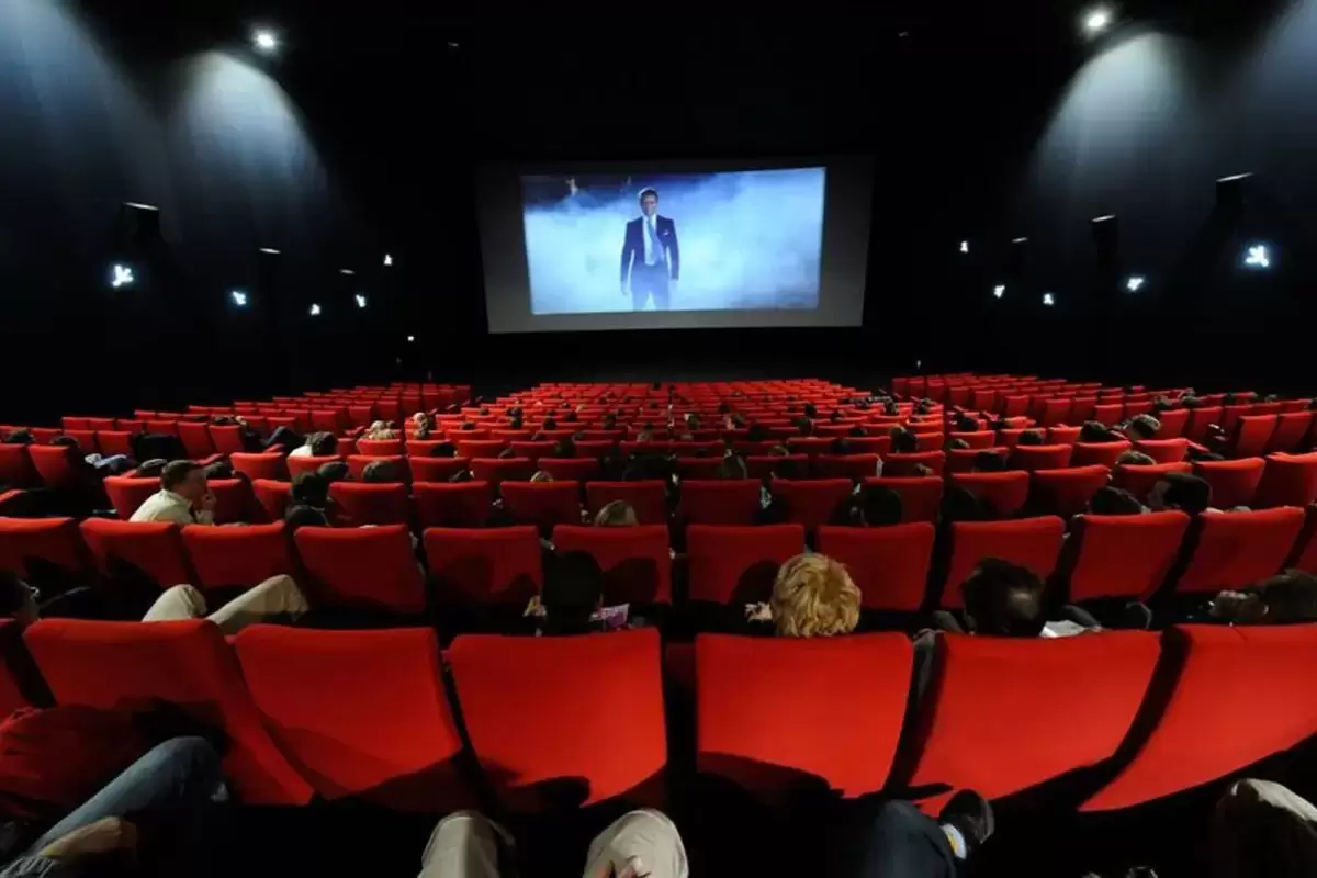 کاهش ۱ میلیونی تماشاگران سینما در سال ۱۴۰۴