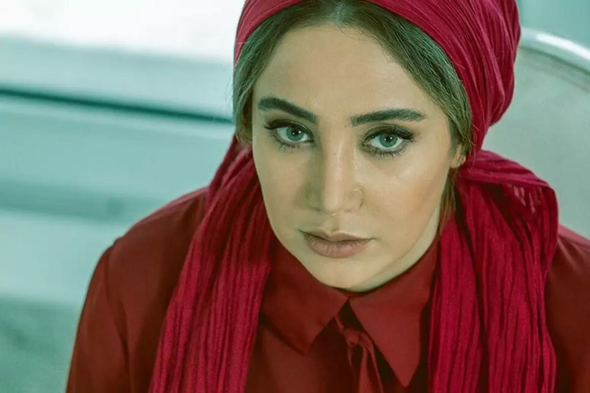 کس؛ سفر در زمان؛ «بهاره افشاری» در دیدار با رهبر انقلاب؛ سال 1389