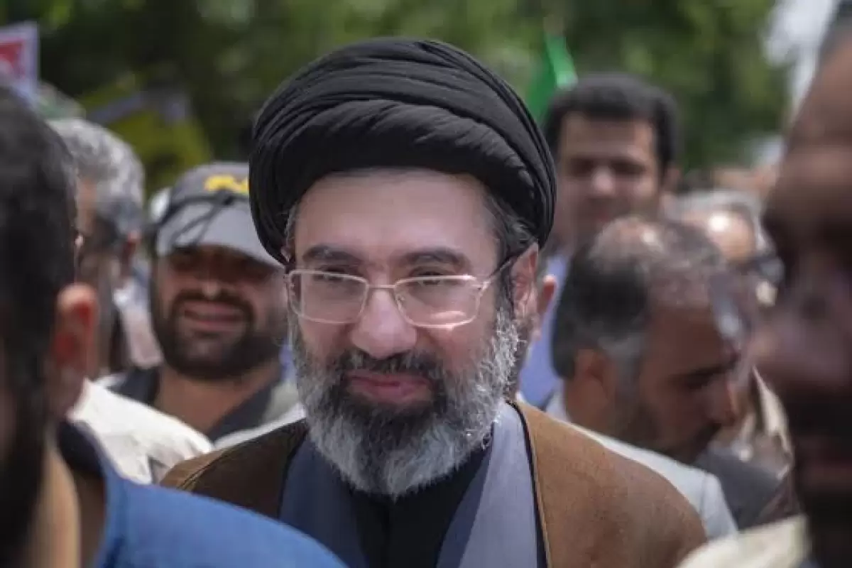 ببینید؛ سفر به تاریخ؛ فیلمی از حضور «سید مجتبی خامنه‌ای» در دوران نوجوانی در جبهه
