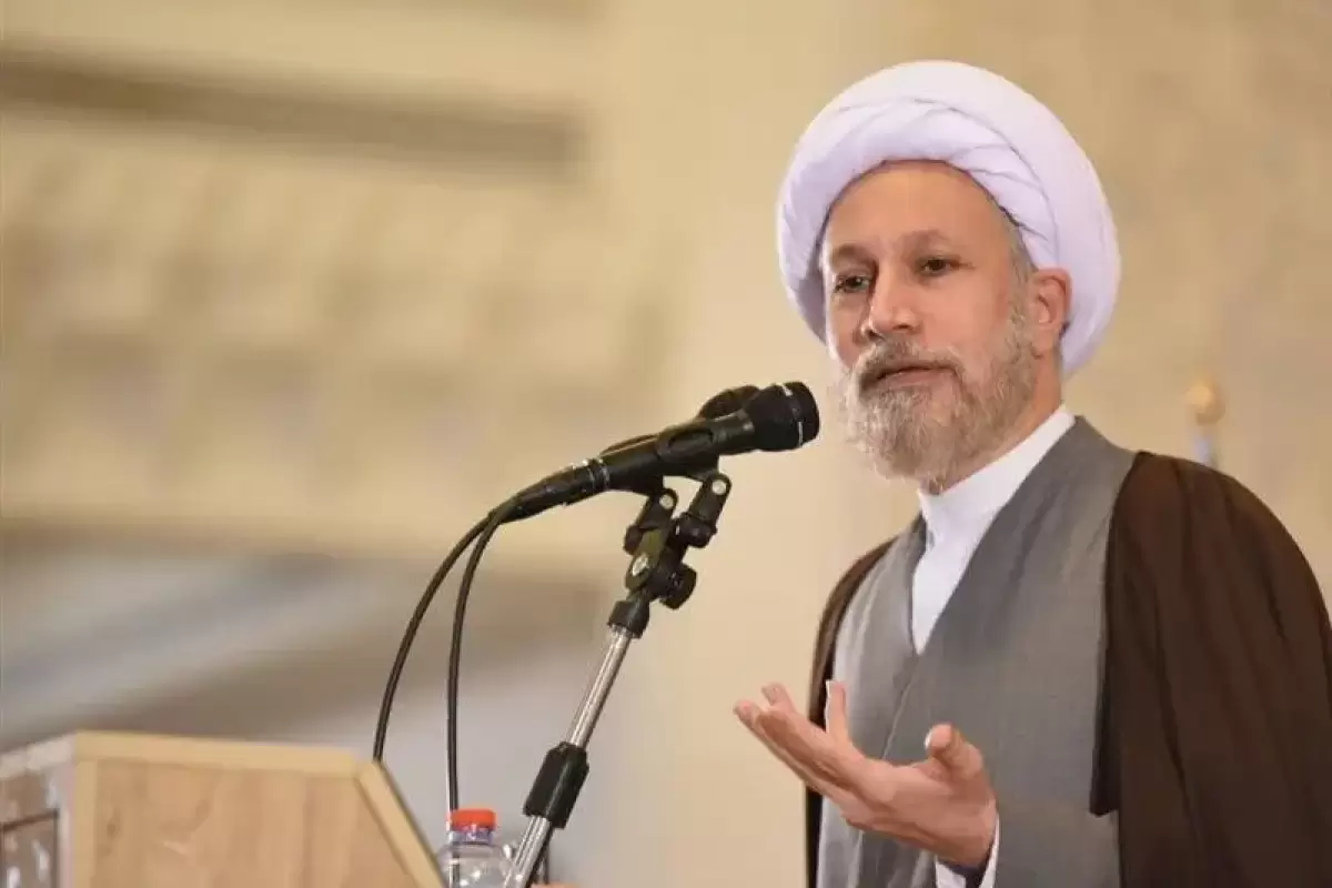 امام جمعه شیراز: حوزه باید پیشرو حرکت‌های مردمی باشد و این پیشروی را که از زمان میرزای شیرازی تا کنون شاهد بوده‌ایم، تداوم ببخشد
