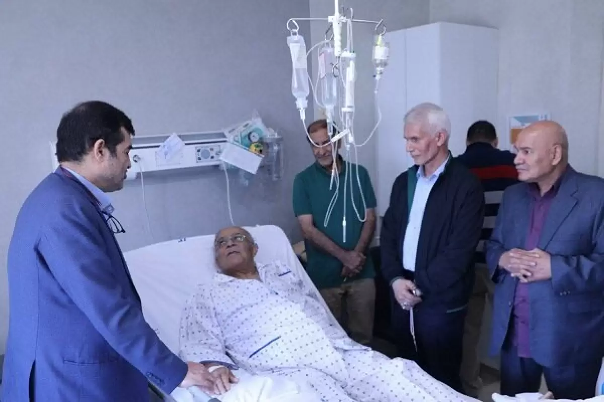 عیادت وزیر ورزش و جوانان از حسن روشن