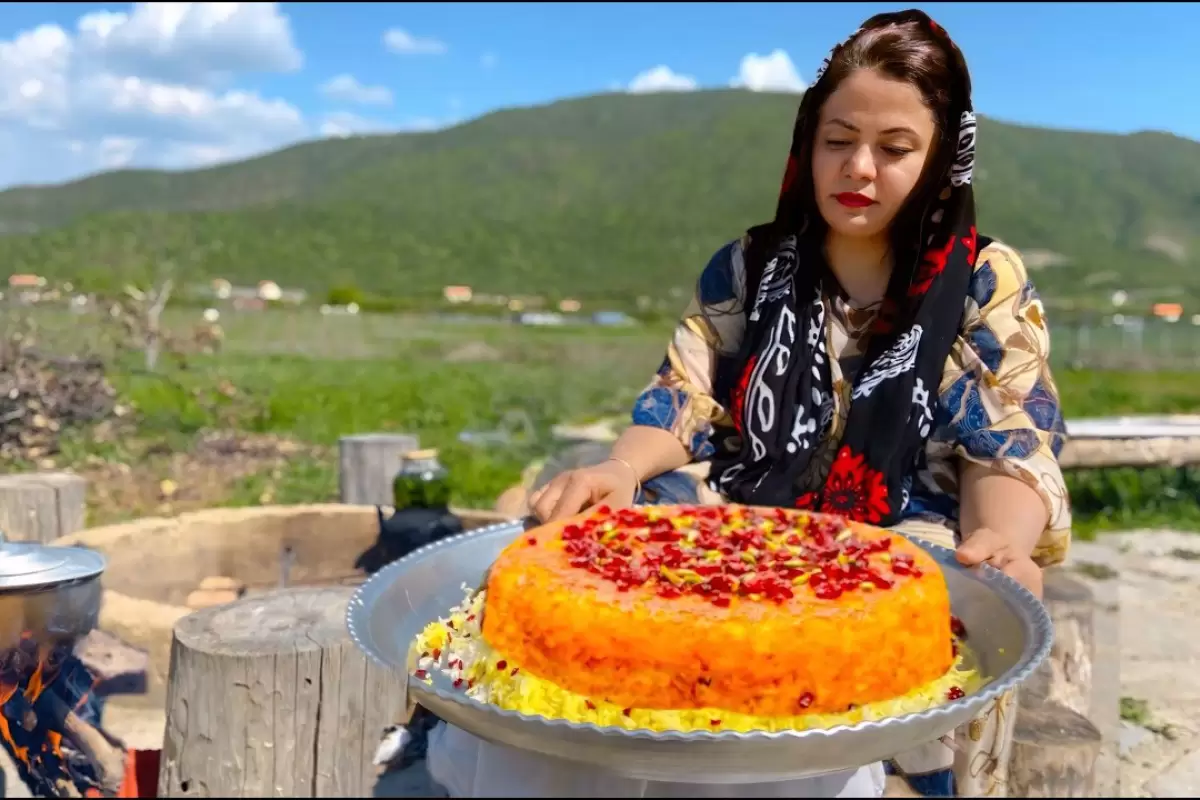 ببینید؛ غذای روستایی در کردستان؛ پخت ته چین مرغ و چای نعنایی در طبیعت