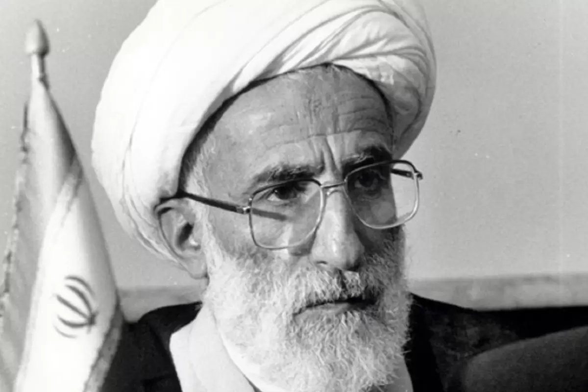 عکس؛ سفر در زمان؛ «آیت الله جنتی در کنار رهبر انقلاب و در مسیر بازدید از جبهه»؛ سال 59