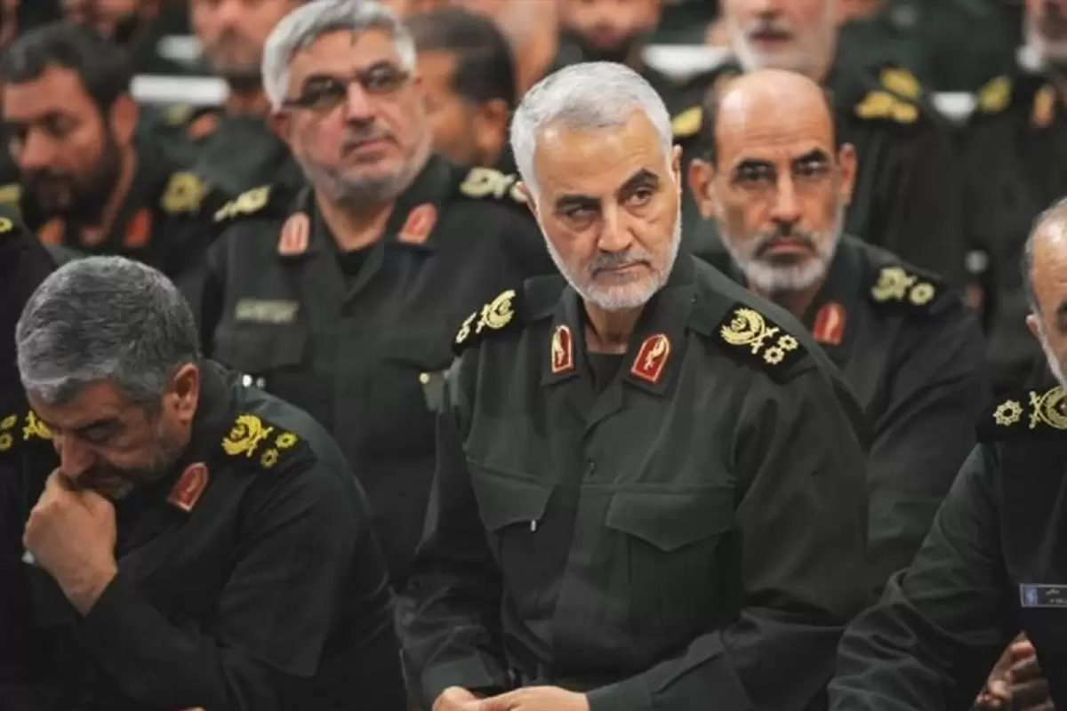 عکس؛ سفر در زمان؛ «صادق آهنگران در کنار سردار سلیمانی»؛ دهه 70