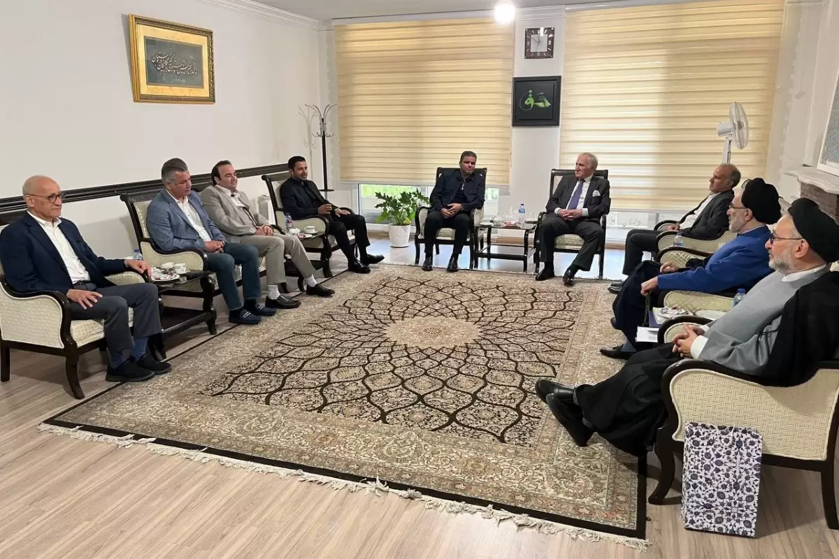 عکس| دیدار جمعی از پیشکسوتان پرسپولیس و تیم ملی با سید محمد خاتمی