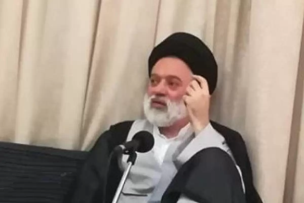 عکس؛ سفر به تاریخ؛ «سید مصطفی خامنه‌ای، فرزند ارشد رهبر انقلاب» در مراسم ترحیم شهید رئیسی