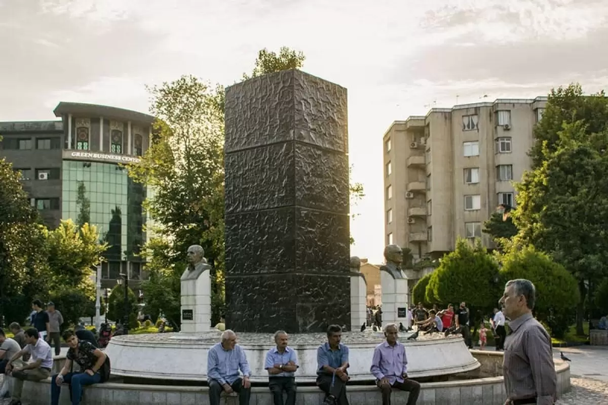 عکس؛ سفر به تاریخ؛ منظرۀ «سبزه‌میدان رشت» در زمان ناصرالدین شاه؛ 154 سال قبل
