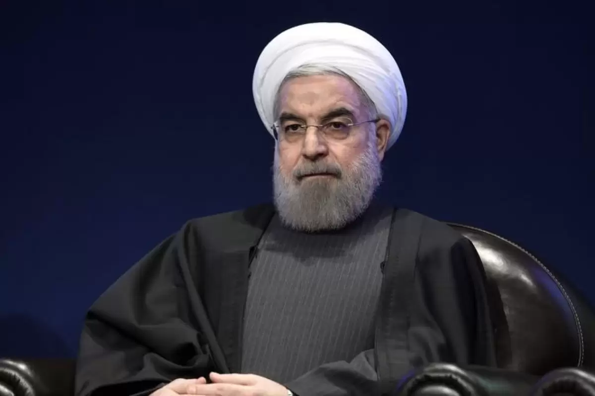 عکس؛ سفر به تاریخ؛ «حسن روحانی» در کنار «رهبر کرۀ شمالی»؛ سال 1360