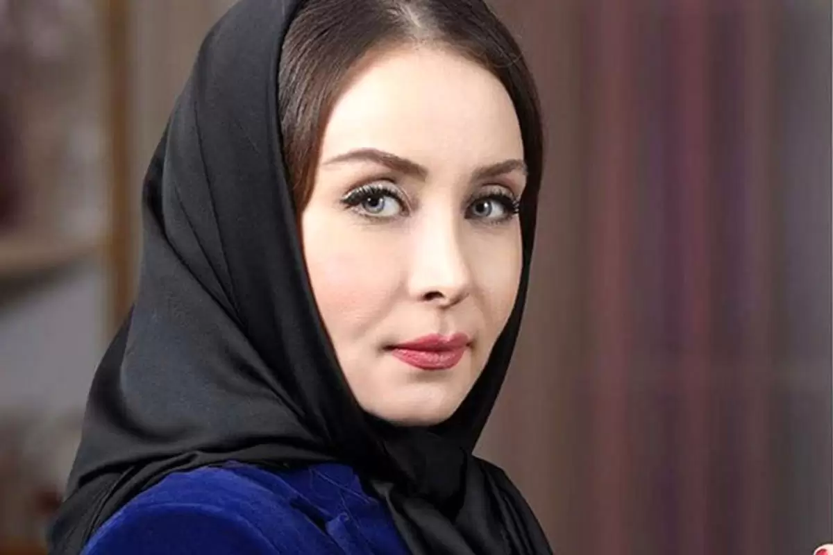 تصاویر؛ درخشش غیرمنتظره حدیث فولادوند با استایلی اسپرت در شب تجلیل از گلاب آدینه