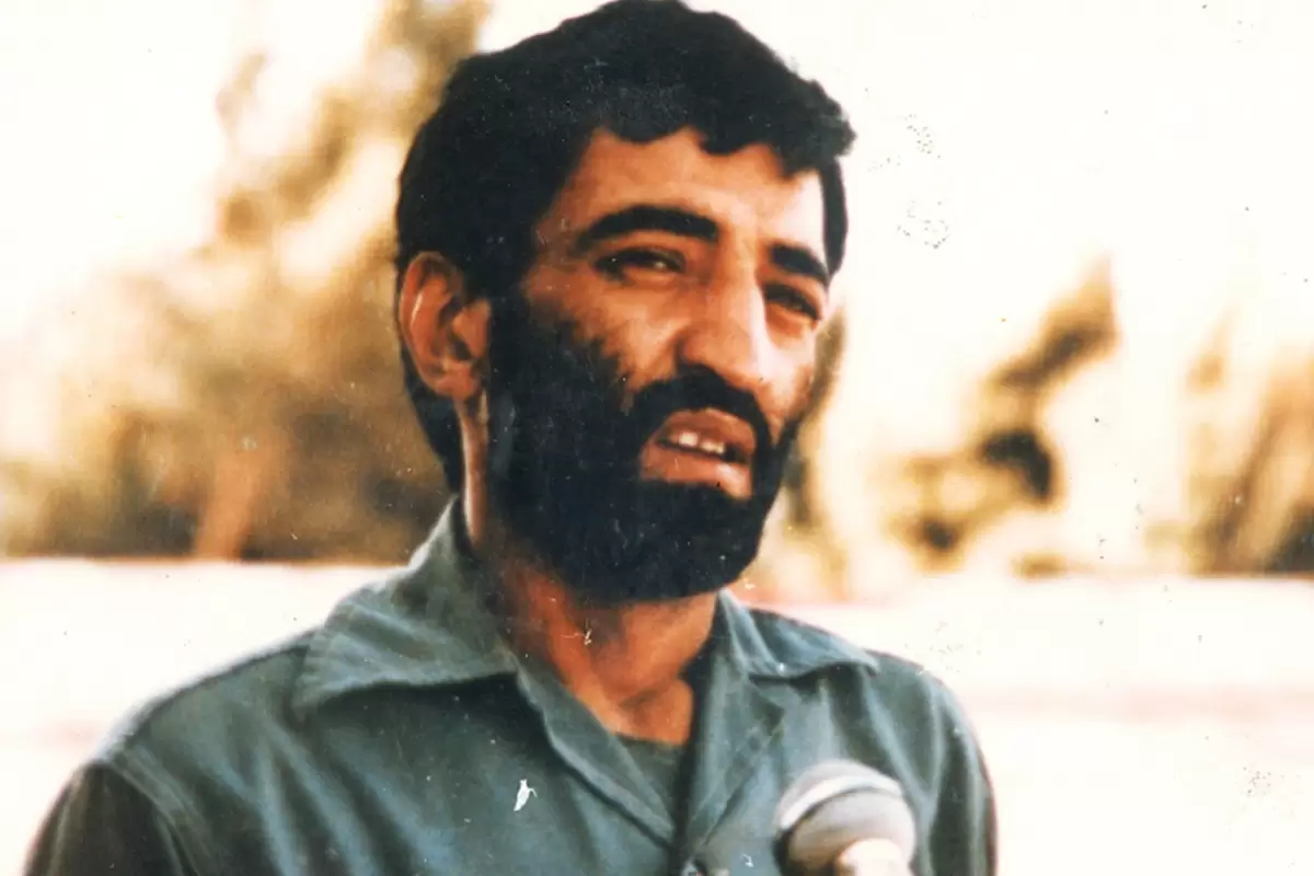 عکس؛ سفر در زمان؛ «احمد متوسلیان و همت در پادگان زبدانی سوریه»؛ سال 61