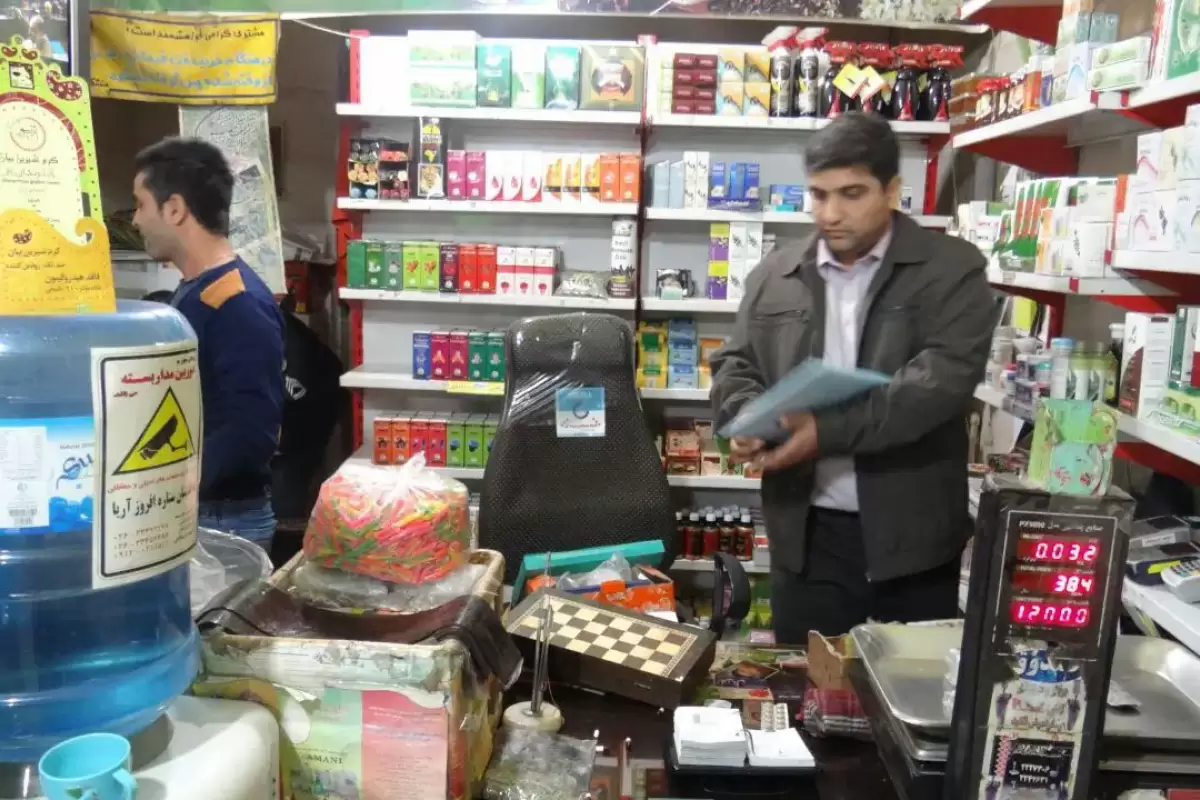 کشف ۳۰۰۰ قرص روانگردان و سه کیلوگرم مواد مخدر در ۵ عطاری در پایتخت