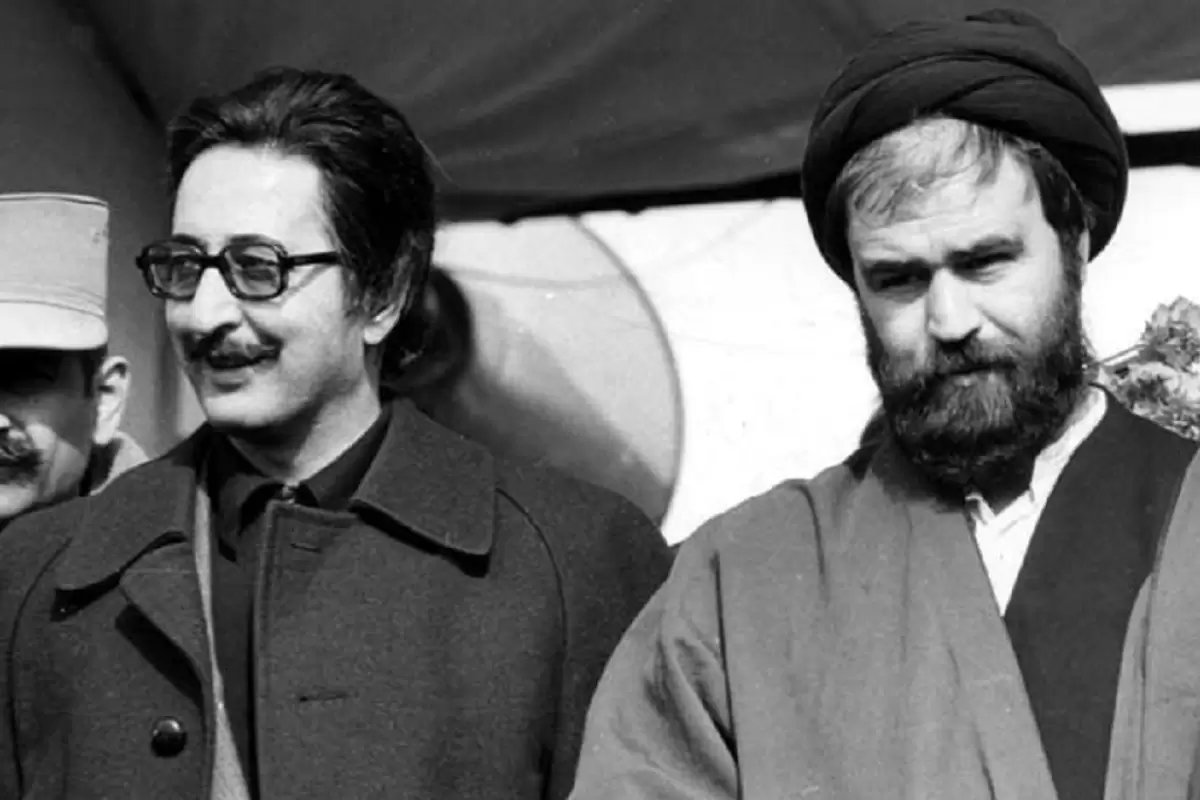 عکس؛ سفر در زمان؛ «بنی‌صدر با لباس نظامی در کنار مصطفی چمران»؛ دهه 60