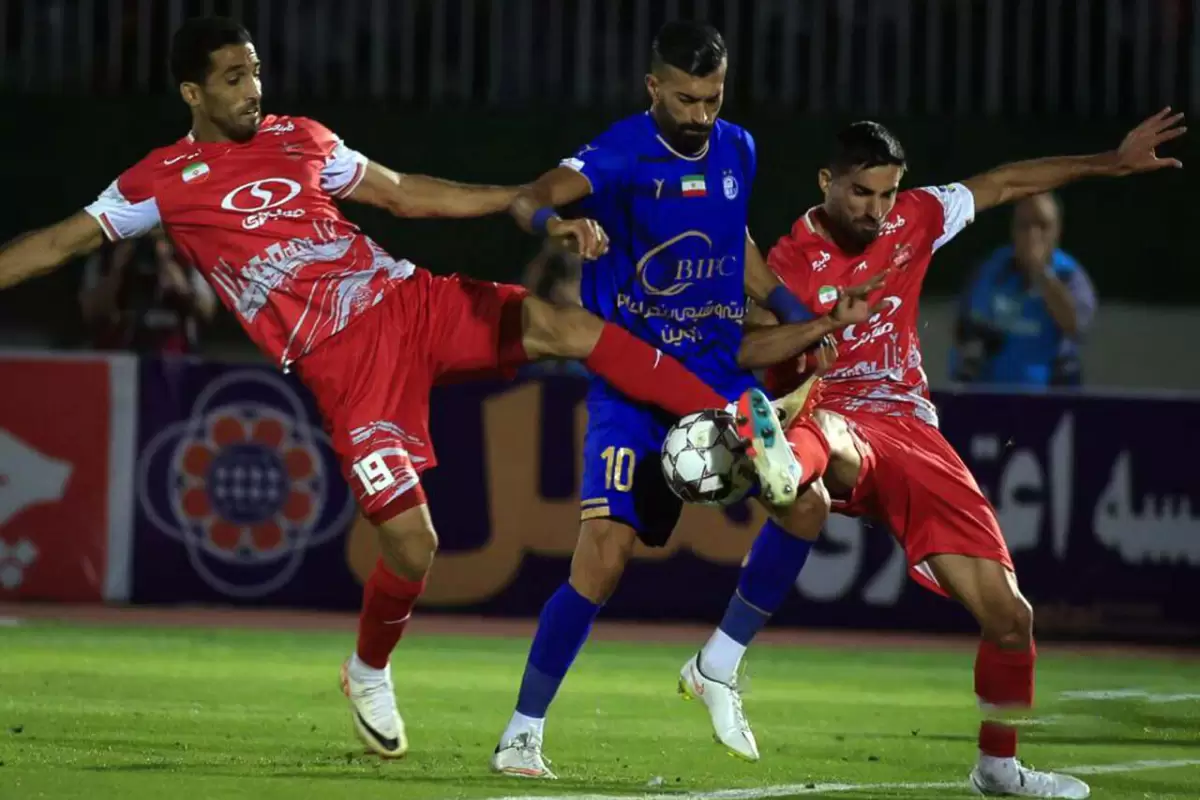 دوری استقلال و پرسپولیس از آزادی