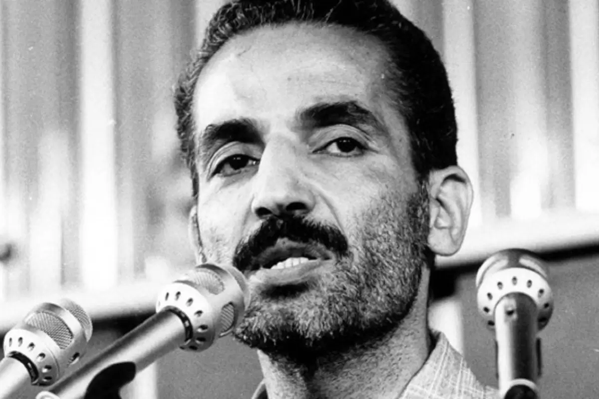 عکس؛ سفر در زمان؛ «شهید رجایی، باهنر و اعضای کابینه بعد دیدار با امام»؛ سال 60