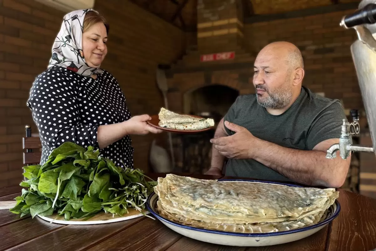 ببینید؛ غذای روستایی در داغستان؛ پخت کُتاب (Kutab) با سبزیجات بهاری